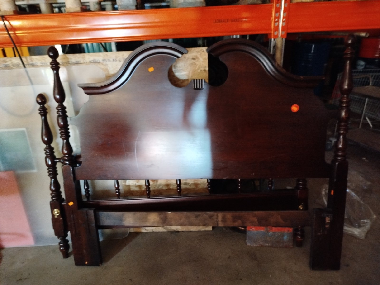 Kõrgläikega voodiotsad